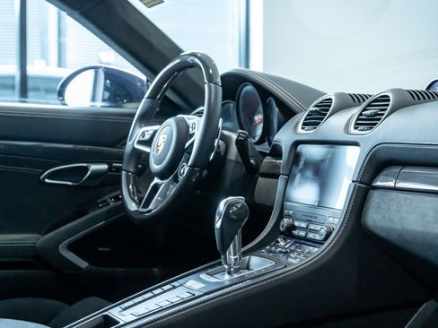 Certified 2025 Porsche 718 Cayman GTS RWD image 27