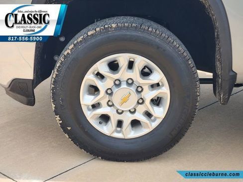 Used 2024 Chevrolet Silverado 2500 LTZ w/ LTZ Convenience Package AWD/4WD image 13