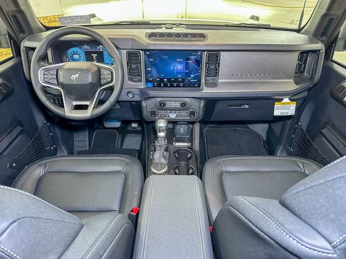 New 2025 Ford Bronco Badlands image 24