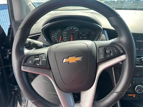 Used 2020 Chevrolet Trax LT w/ Driver Confidence Package AWD/4WD image 6