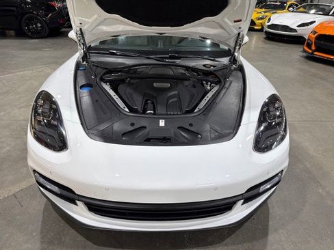 Used 2017 Porsche Panamera image 18