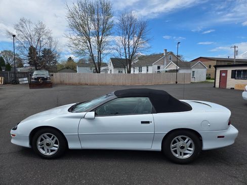 Used 1995 Chevrolet Camaro LT RWD image 15
