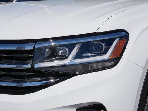 Certified 2023 Volkswagen Atlas SE image 10