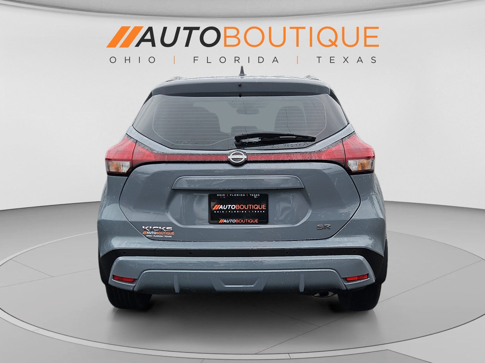 Used 2023 Nissan Kicks SR w/ SR Premium Package FWD image 5