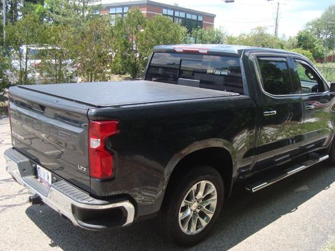 Used 2021 Chevrolet Silverado 1500 LTZ w/ LTZ Convenience Package II image 31