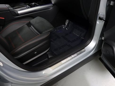 Certified 2025 Mercedes-Benz GLA 250 4MATIC image 37