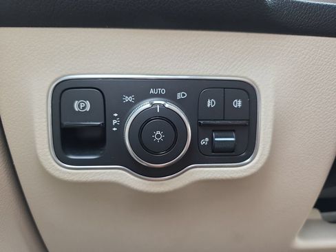 Certified 2022 Mercedes-Benz GLB 250 image 27