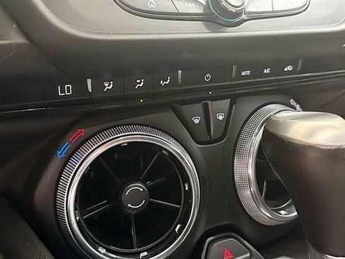 Used 2017 Chevrolet Camaro LT RWD image 31