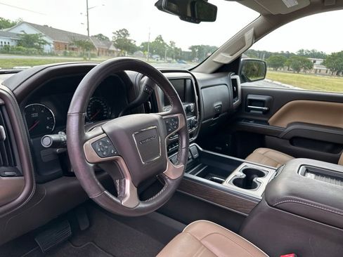 Used 2017 GMC Sierra 1500 Denali w/ Denali Ultimate Package AWD/4WD image 9