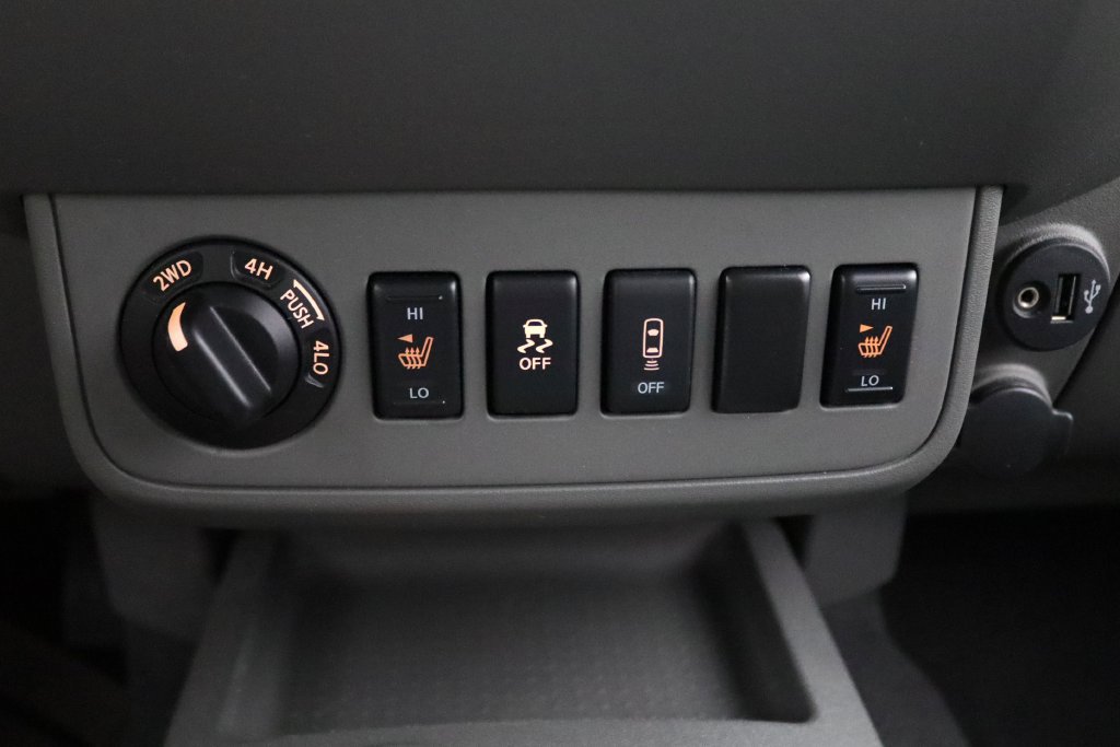 Used 2021 Nissan Frontier SV AWD/4WD image 28