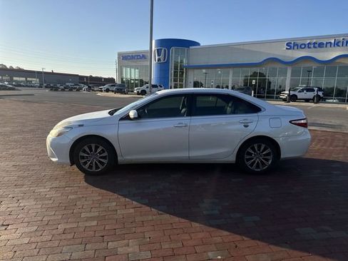 Used 2015 Toyota Camry XLE image 3