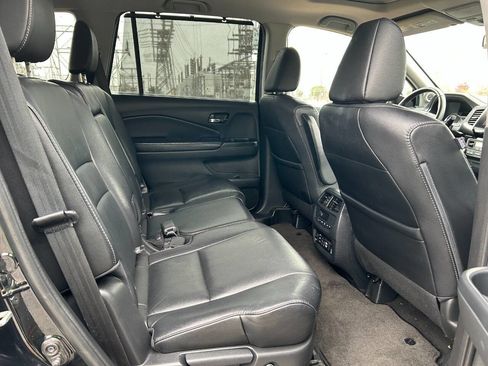 Used 2016 Honda Pilot Touring image 12