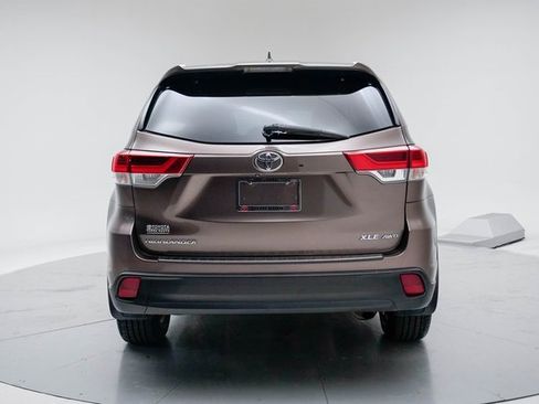 Used 2018 Toyota Highlander XLE image 4