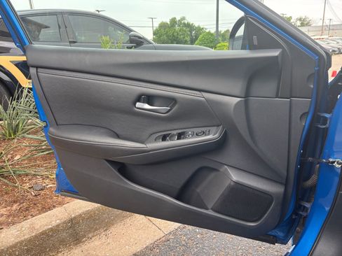 Used 2025 Nissan Sentra SV FWD image 18