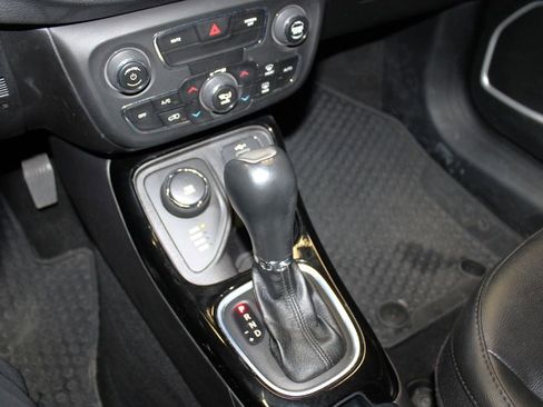 Used 2020 Jeep Compass Latitude image 22