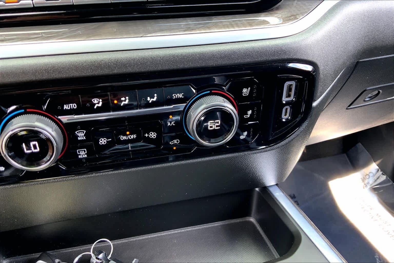 Used 2022 Chevrolet Silverado 1500 LTZ AWD/4WD image 36