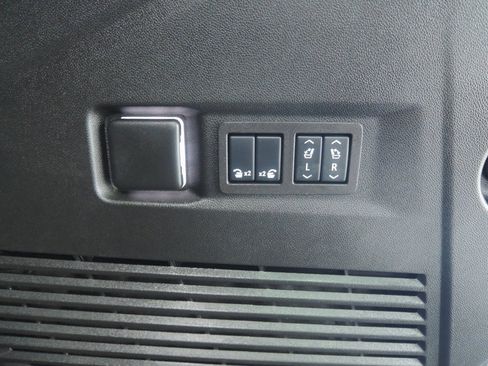 Used 2024 Chevrolet Tahoe LT w/ Luxury Package image 29