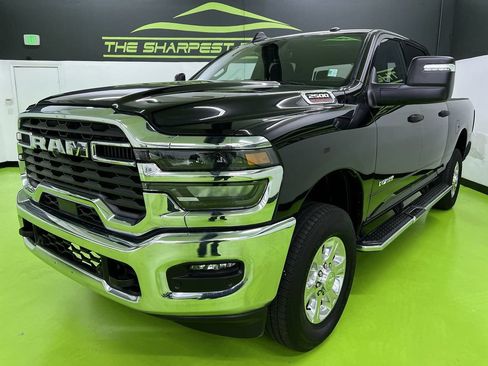 Used 2025 RAM 2500 Big Horn AWD/4WD image 5