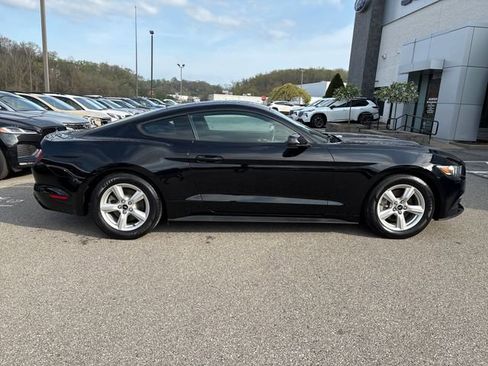 Used 2017 Ford Mustang Coupe image 6