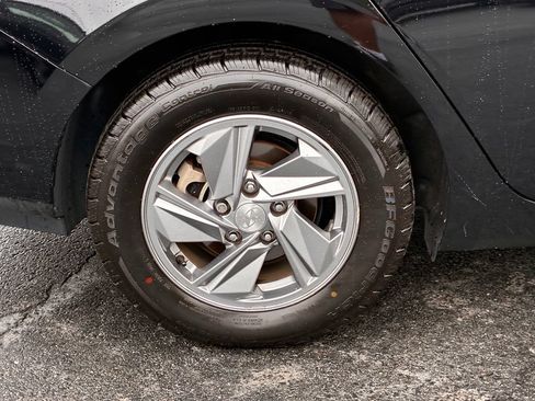 Used 2024 Hyundai Elantra SE FWD image 48
