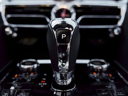 Used 2023 Bentley Flying Spur V8 AWD/4WD image 73
