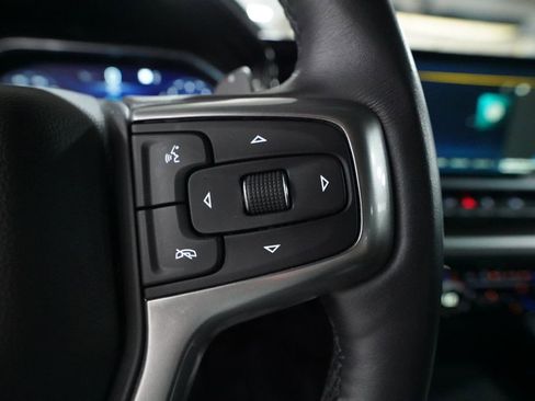 Used 2023 Chevrolet Silverado 1500 LT AWD/4WD image 18