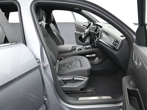 New 2026 Volkswagen Atlas Cross Sport SE image 14