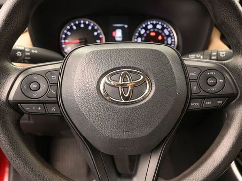 Certified 2022 Toyota RAV4 XLE AWD/4WD image 25