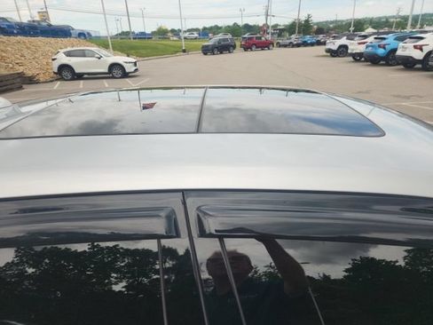 Used 2022 Chrysler 300 S RWD image 4
