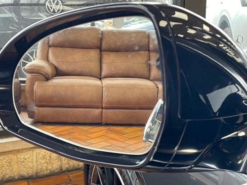 Used 2022 Mercedes-Benz S 500 4MATIC w/ AMG Line Package image 21