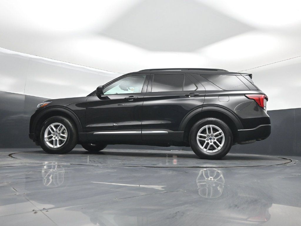 Certified 2025 Ford Explorer Active AWD/4WD image 55