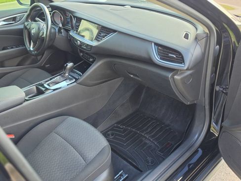 Used 2018 Buick Regal Preferred w/ Sights and Sounds Package AWD/4WD image 19
