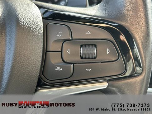 Used 2023 Buick Enclave Avenir image 13