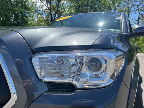Used 2023 Toyota Tacoma SR5 AWD/4WD image 41