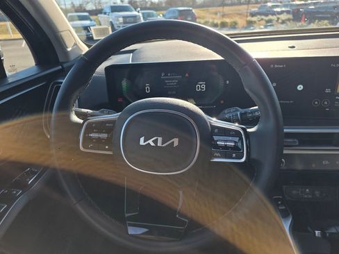 Used 2024 Kia Sorento S image 15