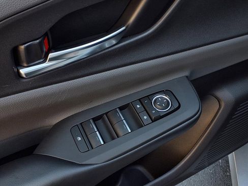 Certified 2023 Toyota Prius XLE image 18