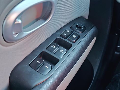 Used 2014 Kia Soul image 26