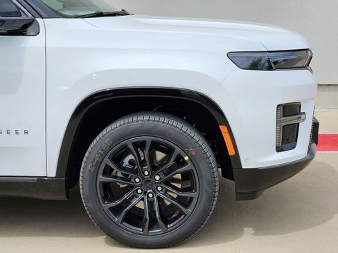 New 2026 Jeep Grand Wagoneer Summit AWD/4WD image 6