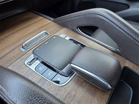 Used 2020 Mercedes-Benz GLE 350 4MATIC image 31