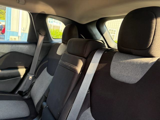 Used 2016 Jeep Cherokee Sport FWD image 20