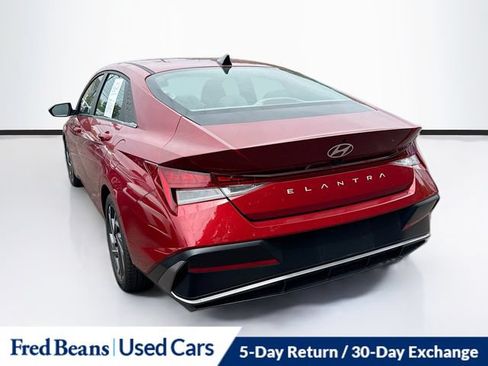 Certified 2025 Hyundai Elantra SEL FWD image 7
