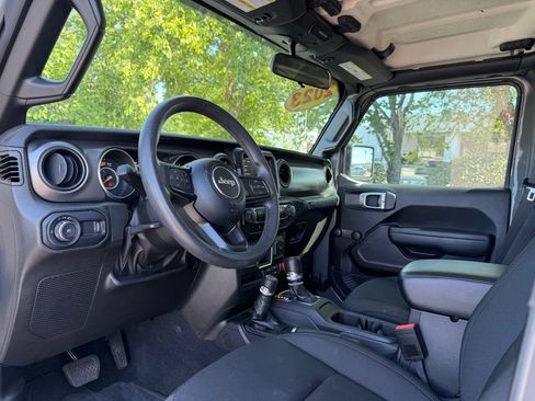 Used 2023 Jeep Wrangler Unlimited Sport AWD/4WD image 10