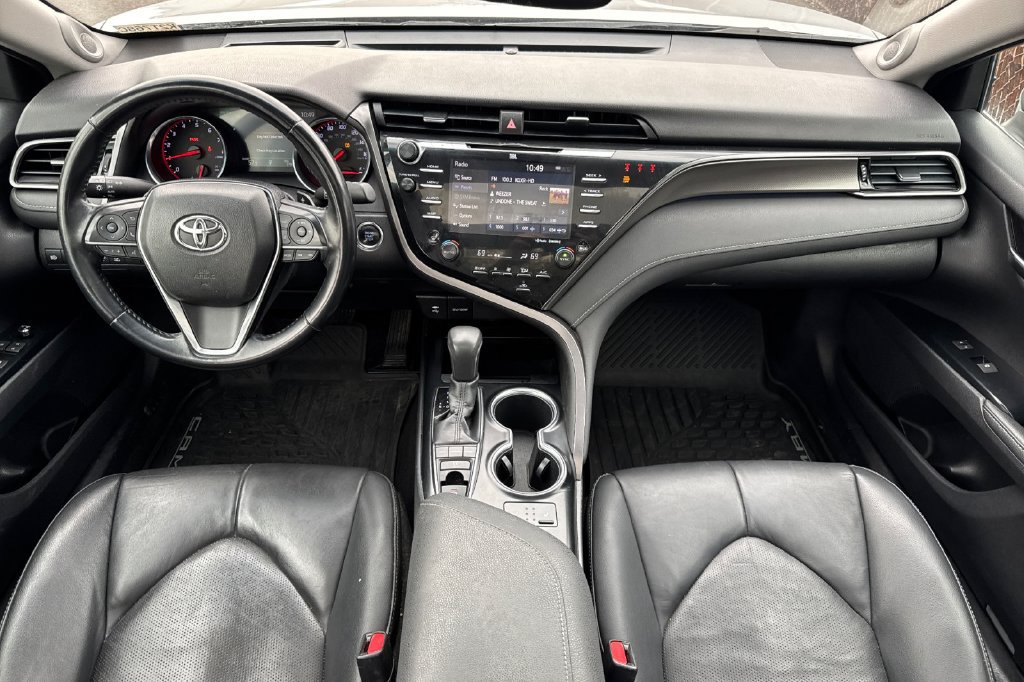 Used 2019 Toyota Camry XSE FWD image 14