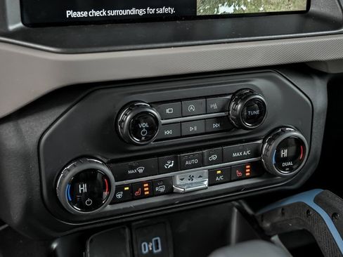 Used 2024 Ford Bronco Wildtrak image 23