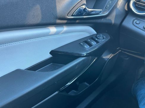 Used 2025 Chevrolet Trax LT w/ LT Convenience Package image 20