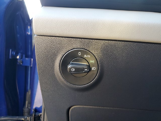 Certified 2023 Volkswagen Taos SE w/ Panoramic Sunroof Package FWD image 34