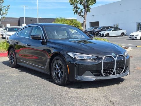 Used 2022 BMW i4 eDrive40 RWD image 3