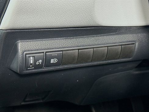 Used 2023 Toyota Corolla SE w/ SE Premium Package image 10