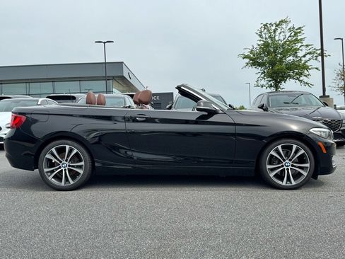 Used 2017 BMW 230i Convertible image 2