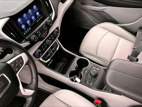 Used 2023 GMC Terrain SLT w/ Tech Package FWD image 17